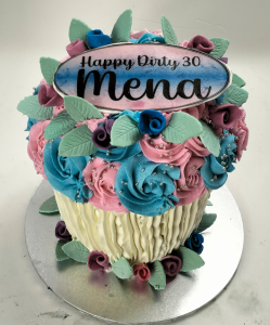 Giant cupcake Olivia