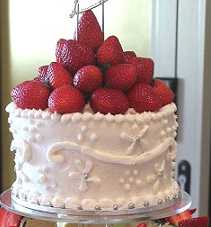 wedding cake with strawberries