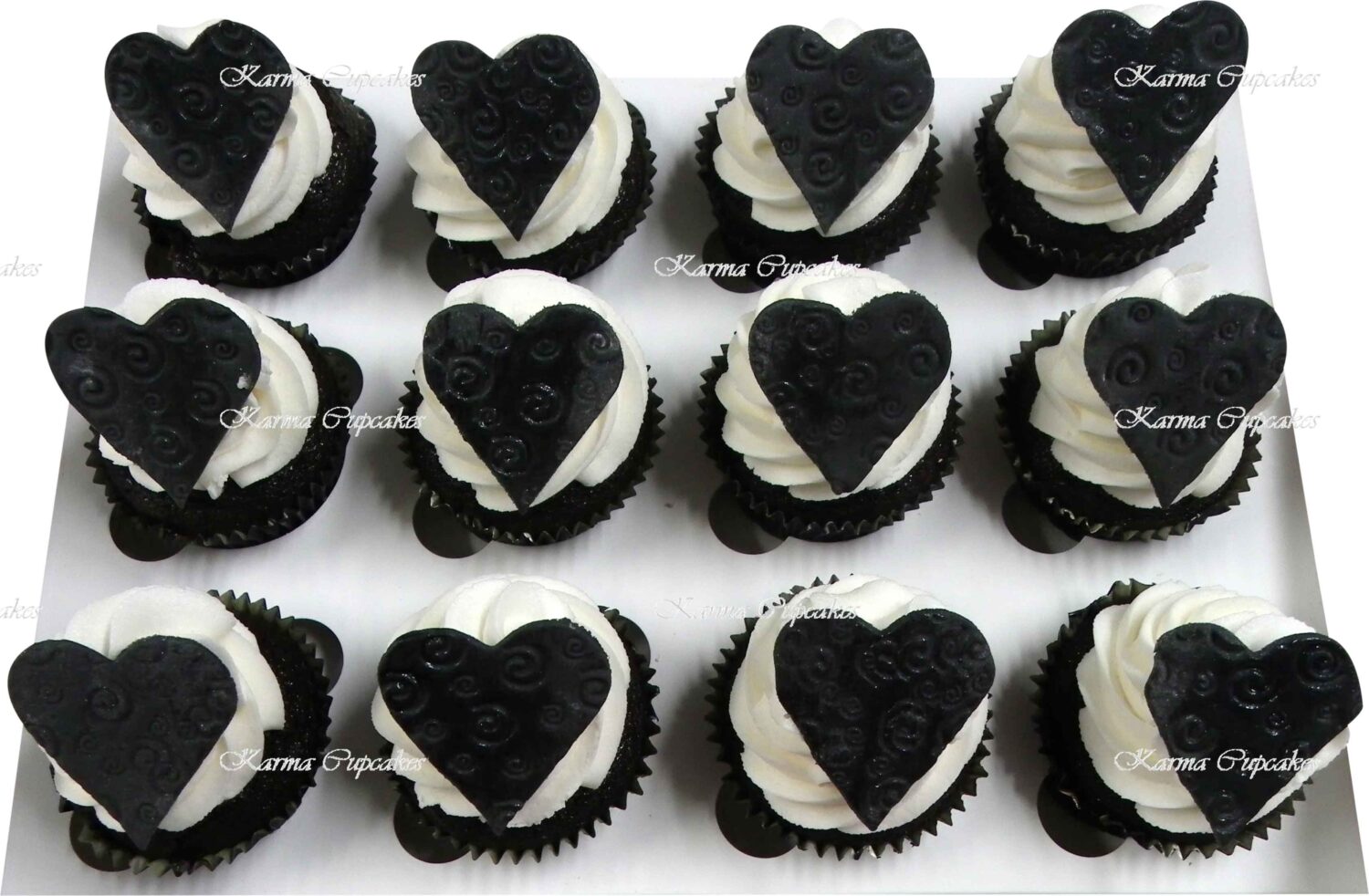 Black heart cupcakes