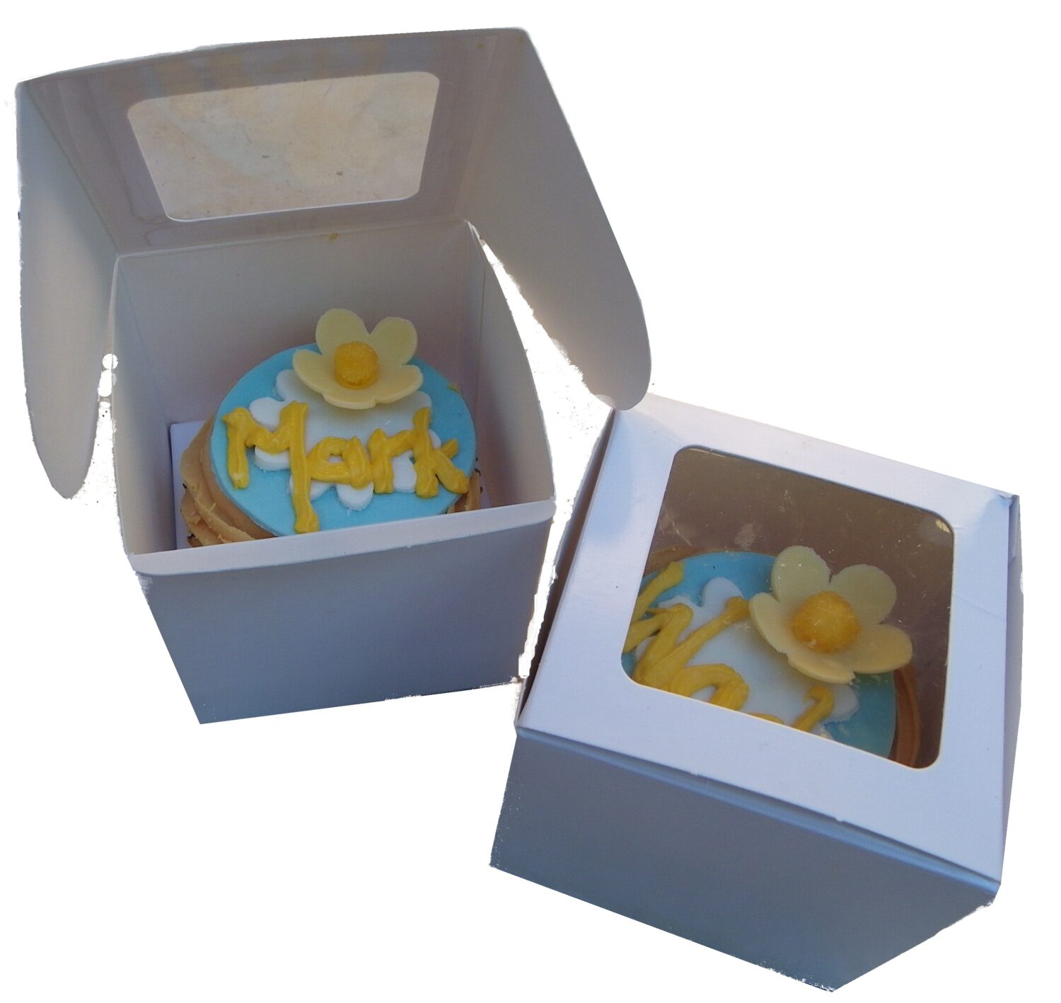 Personalised Place Setting Cupcakes. Each cupcake has an individual name.