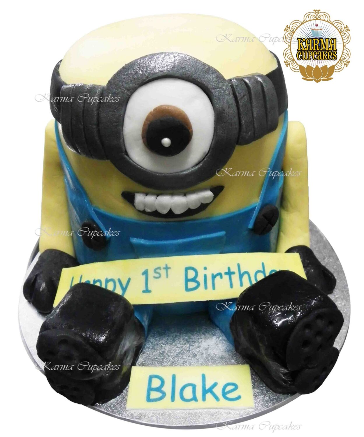 Minion 3D Cake