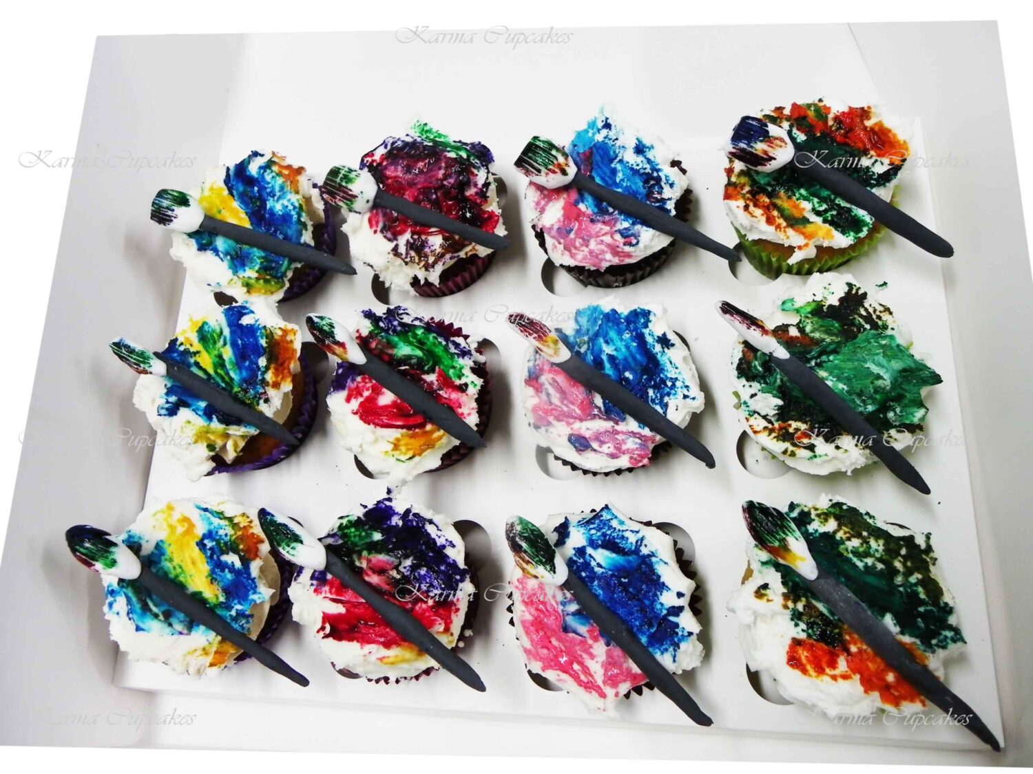 Artist Cupcakes with edible Paint and Brush